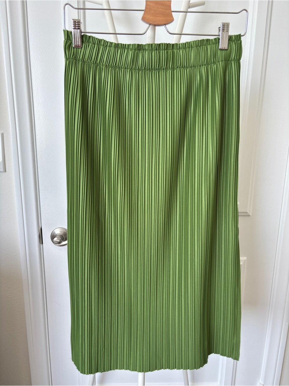 Plissé Green Midi Skirt Small
